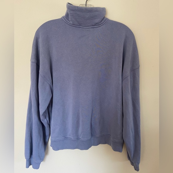 Universal Thread pullover- NWT - Picture 2 of 4